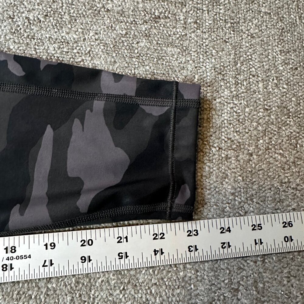 Athleta Ultimate Camo 7/8 Tight Leggings in Black Gray Size Medium - Picture 6 of 6